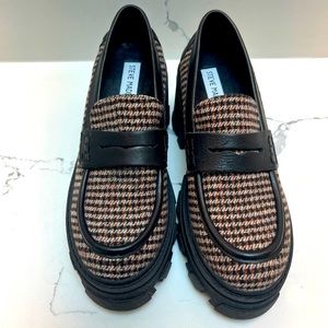 STEVE MADDEN Beth Heeled Loafer Size 9